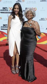 Actresses Zoe Saldana- Nichelle Nichols, is it me or does Nichelle look sexier than Zoe in this pic?
